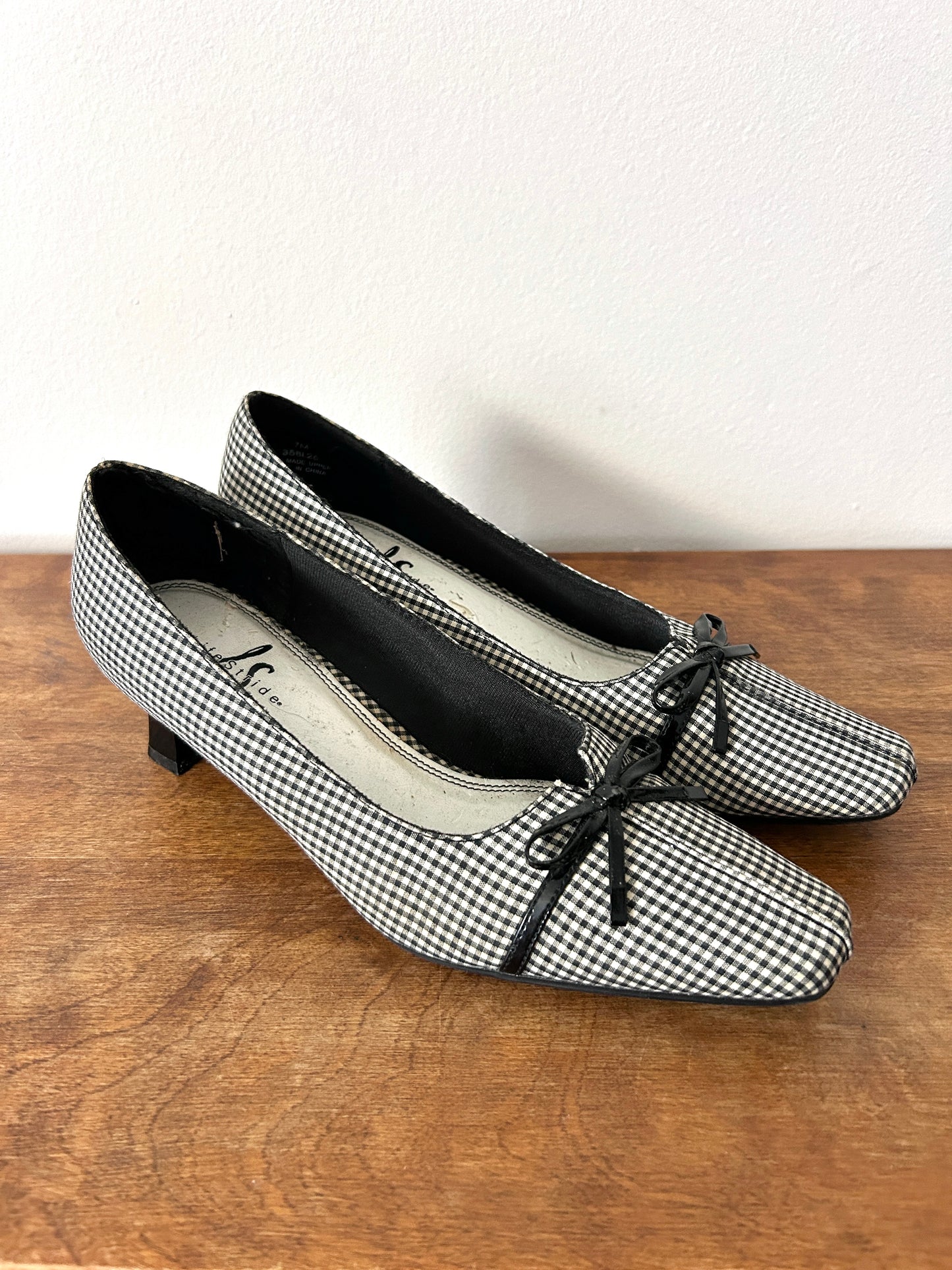 Life Stride Black Checkered Heels w/ Bows - 7