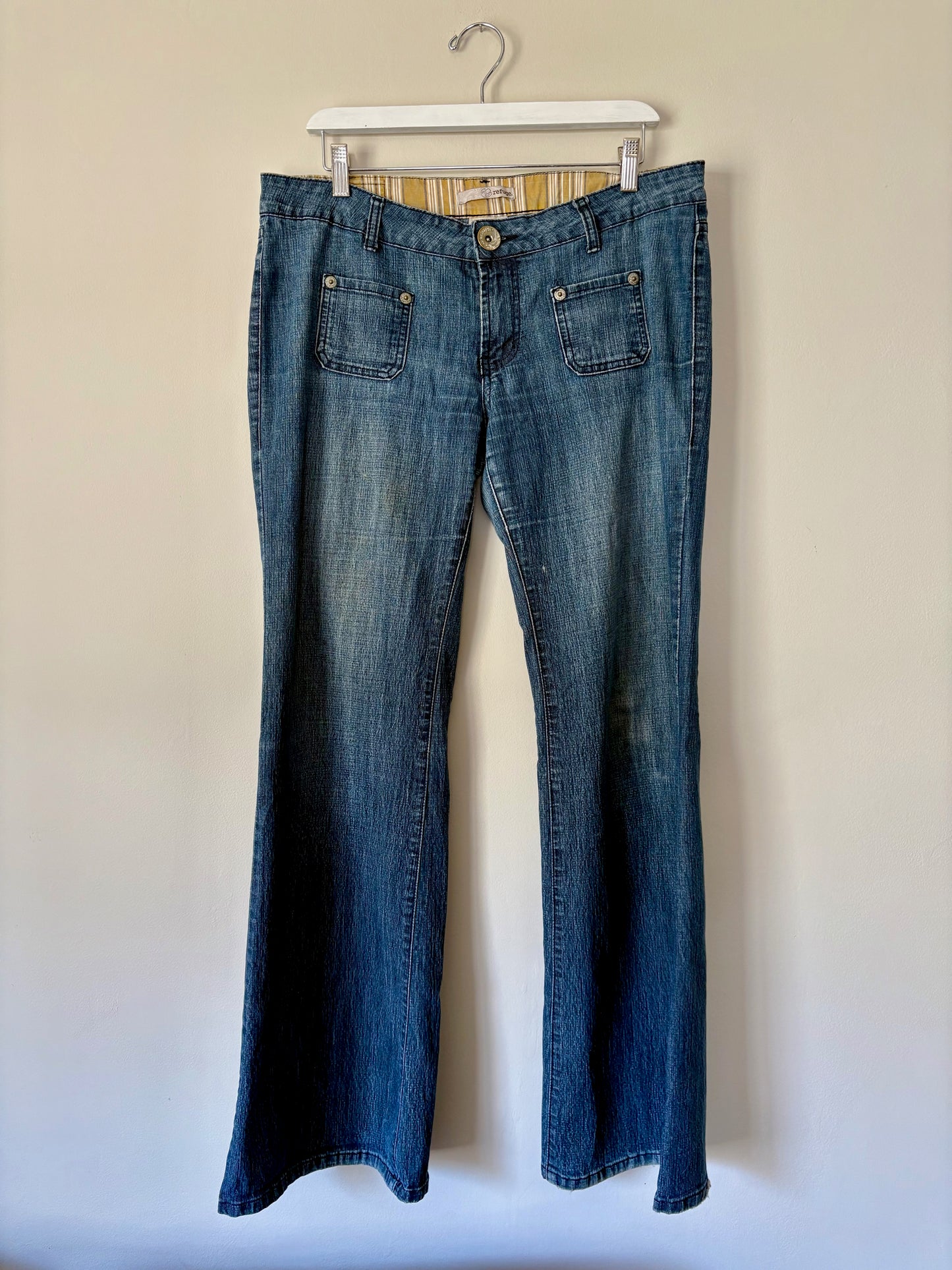 Vintage Refuge Low Rise Flare Jeans - L/XL