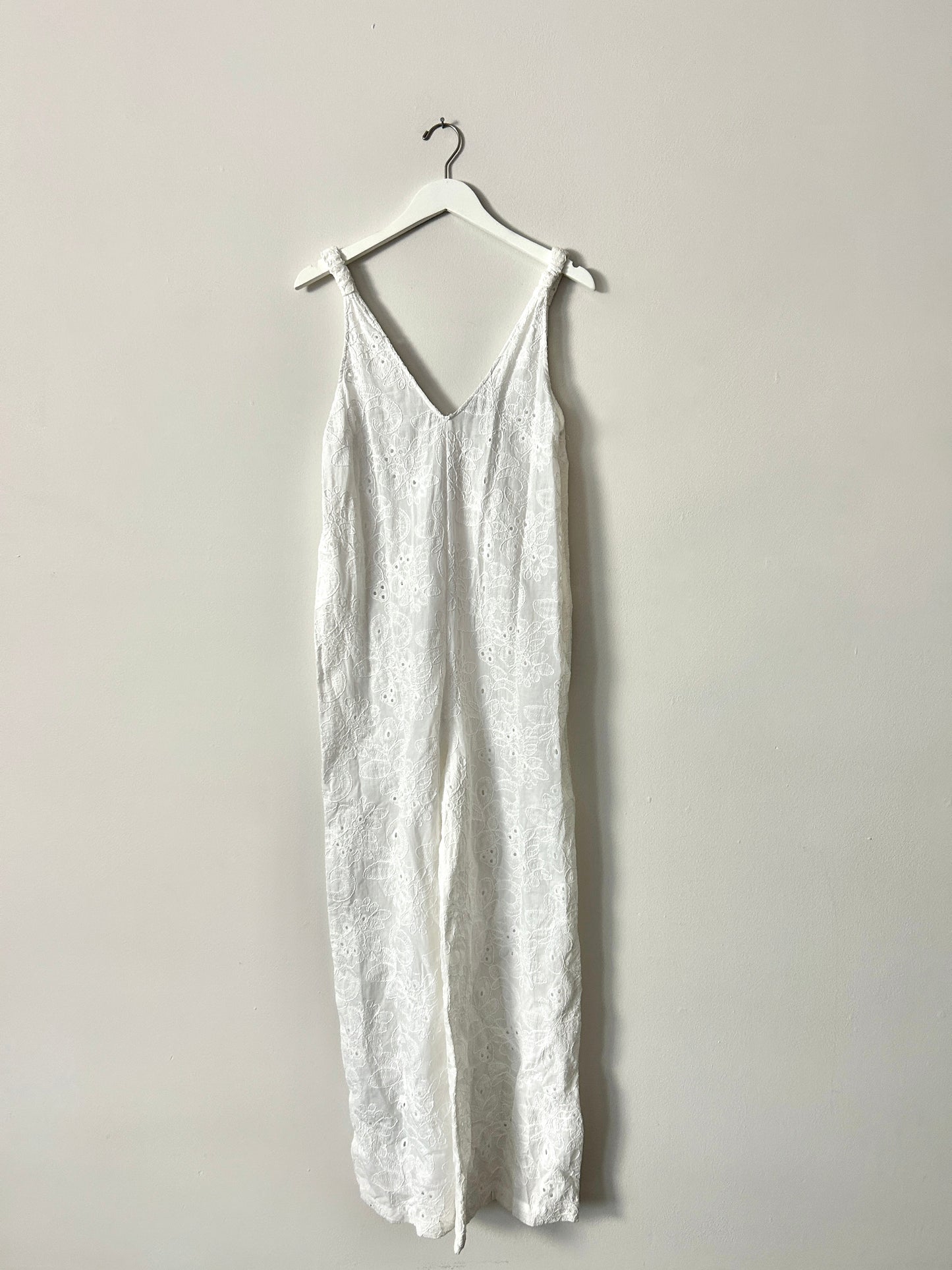 Zara White Eyelet V-Neck Jumpsuit - Small