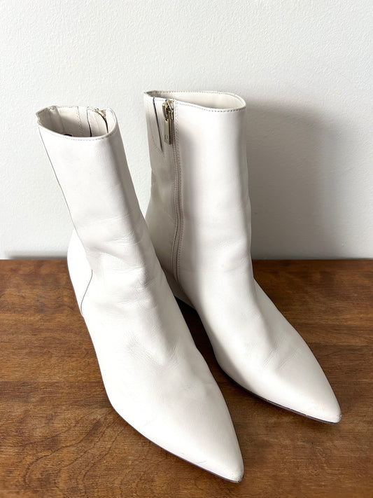 Naturalizer White Pointed Wedge Booties - 7.5