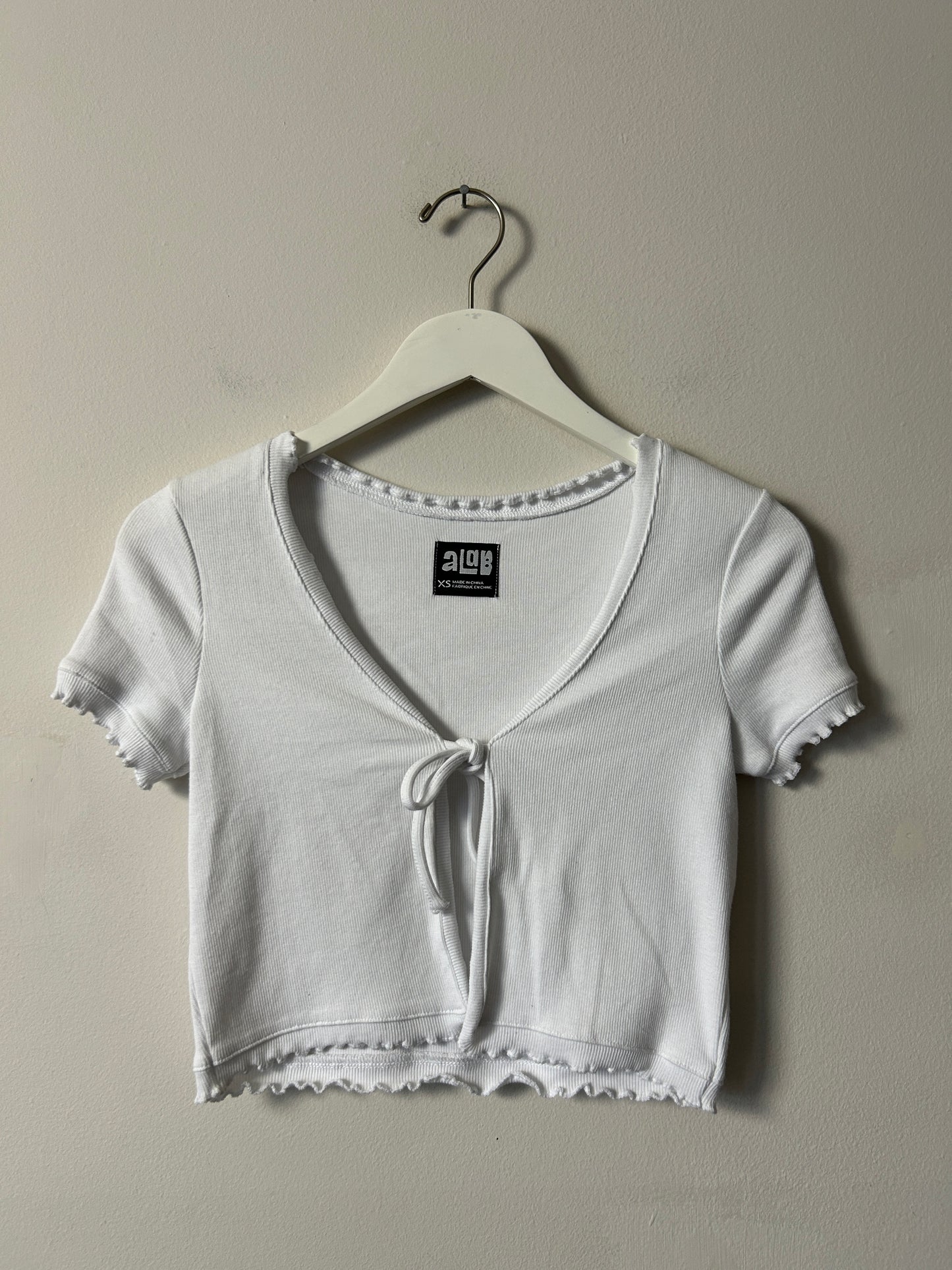 A.LAB White Rib Tie Front Ruffle Hem Tee - XS