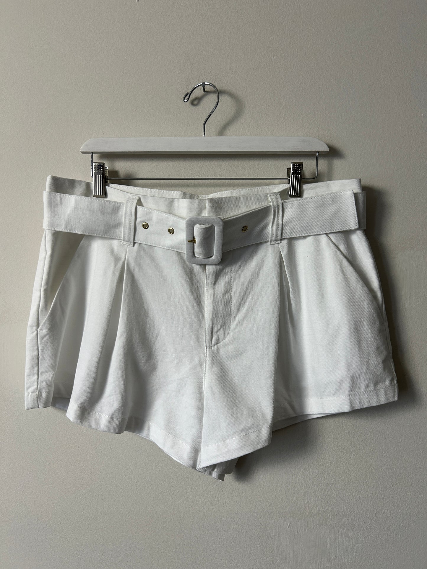 Future Collective White Pleat Front Shorts with Belt - 14