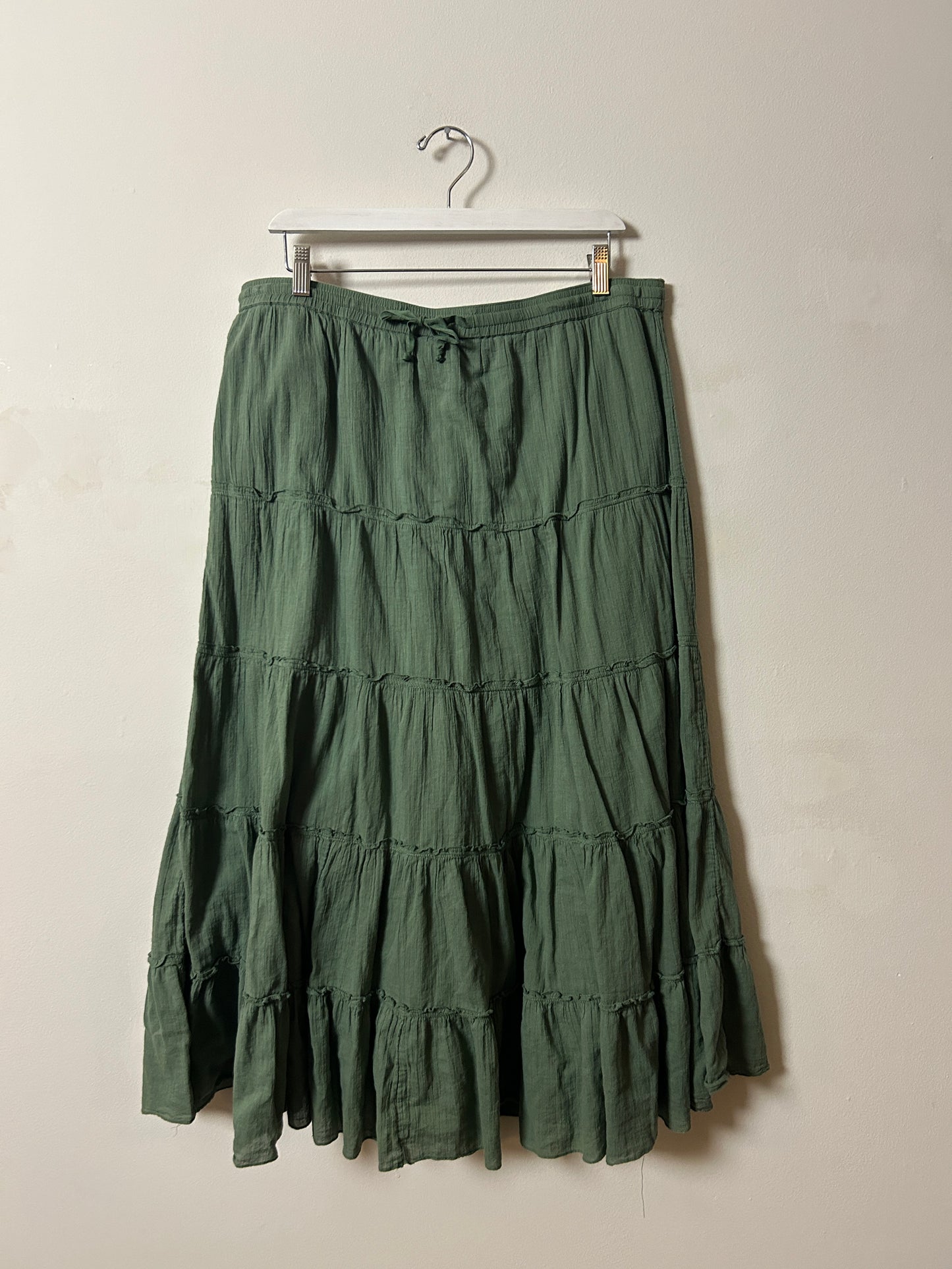 Old Navy Green Tiered Maxi Skirt - Large